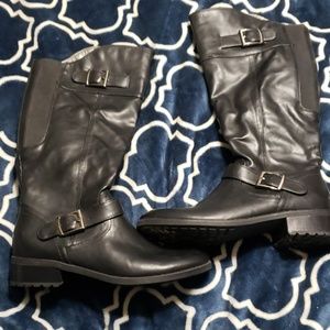 Womens black boots sz 9